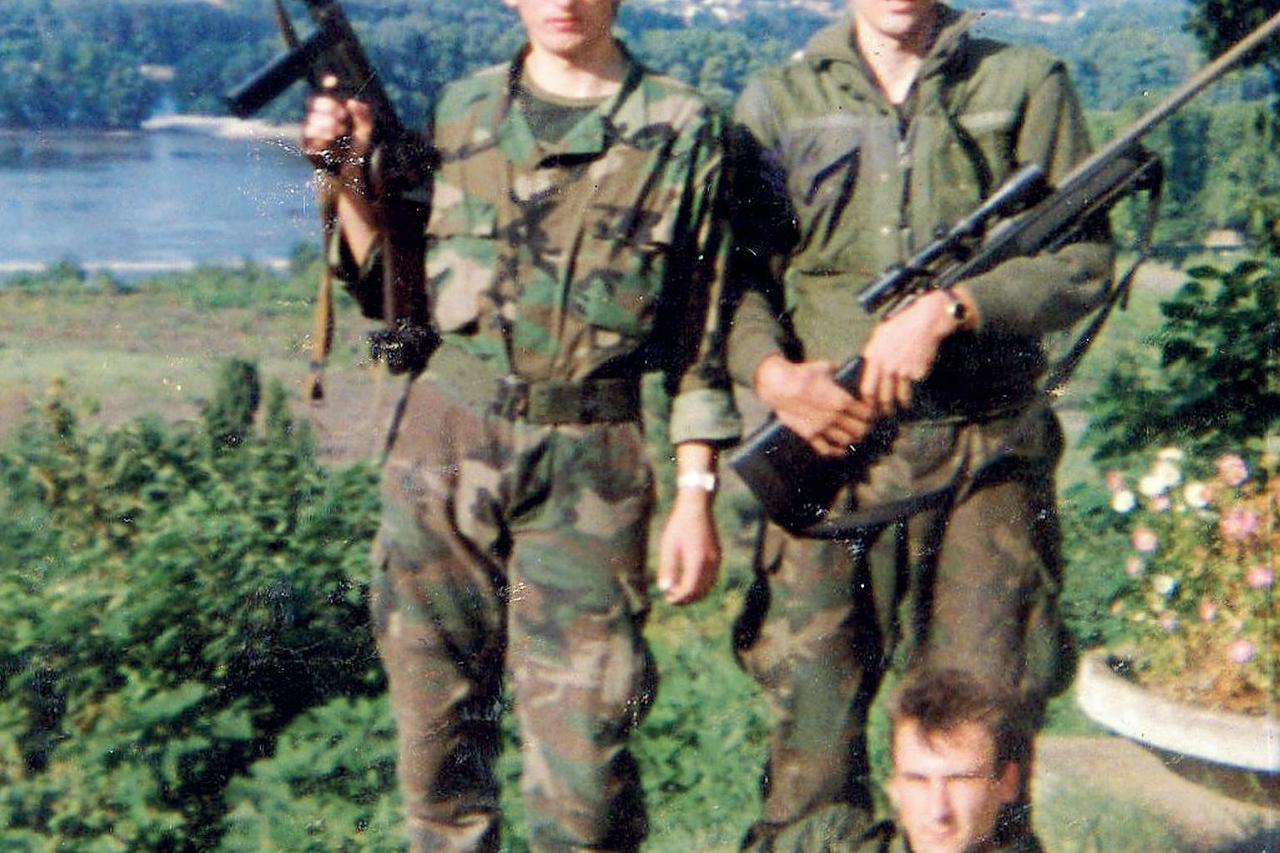   Pripadnici posljednje smjene “Tigrova” u Iloku, rujan 1991. godine Grgo Tokić, Renato Štokan, Ante Šajfer (iz Ilače)