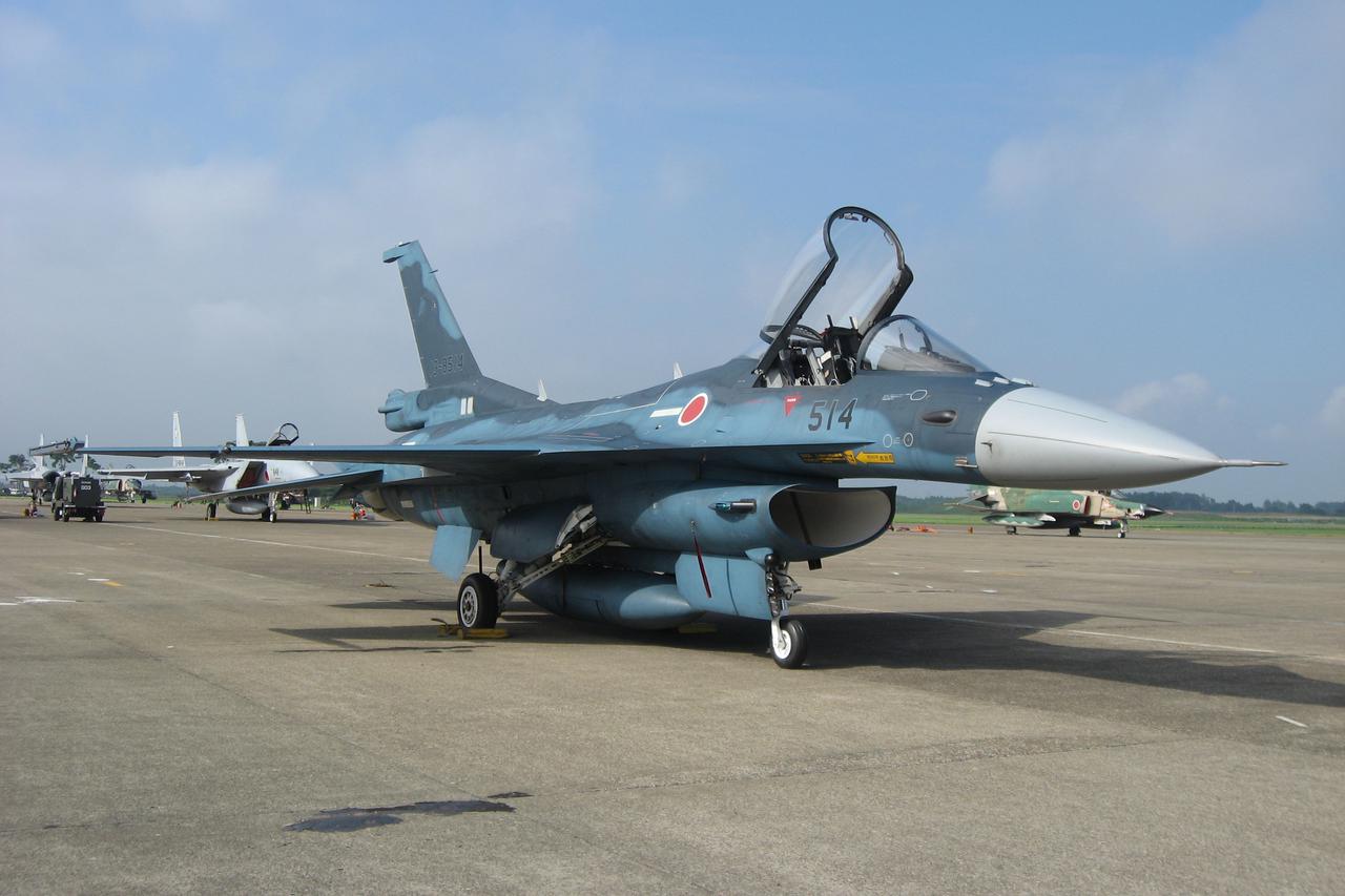 Mitsubishi F-2