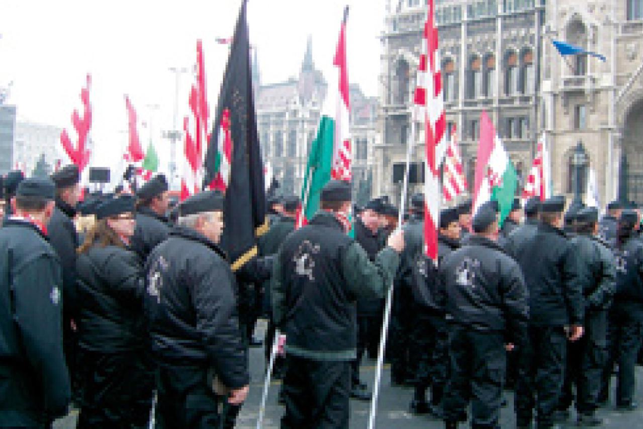 Mađarske paravojne  organizacije protiv Roma