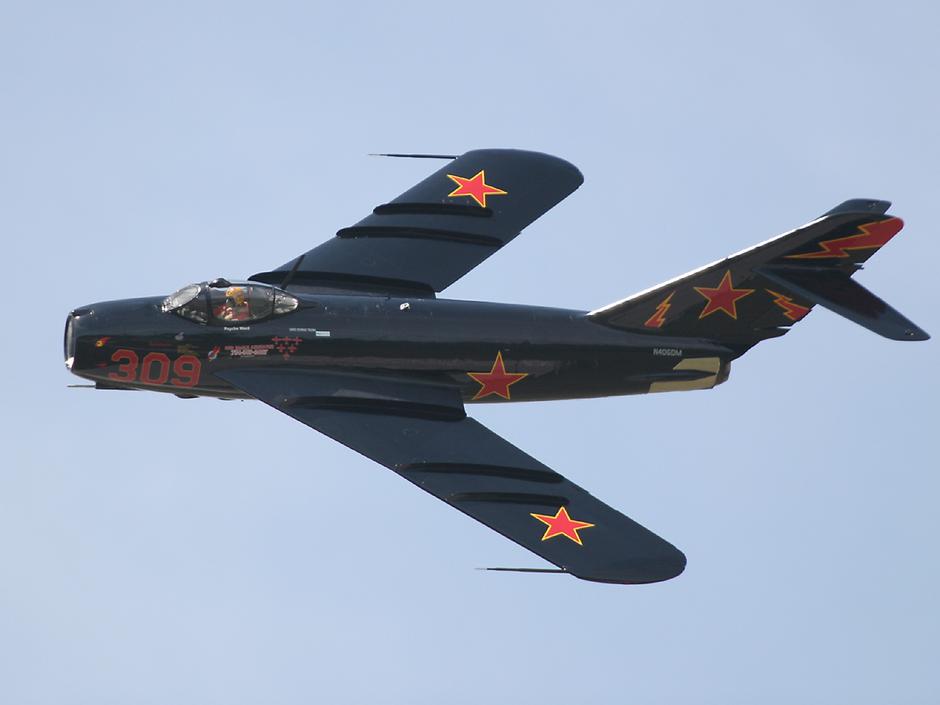 MIG17