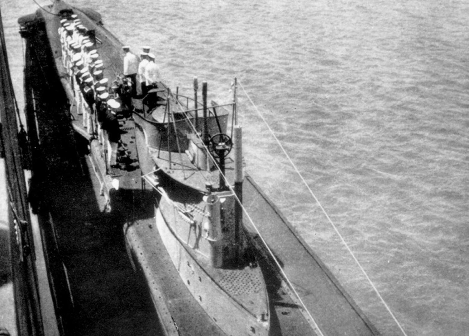 Impozantna struktura zapovjednog tornja njemačke podmornice U38 (Boka Kotarska).
