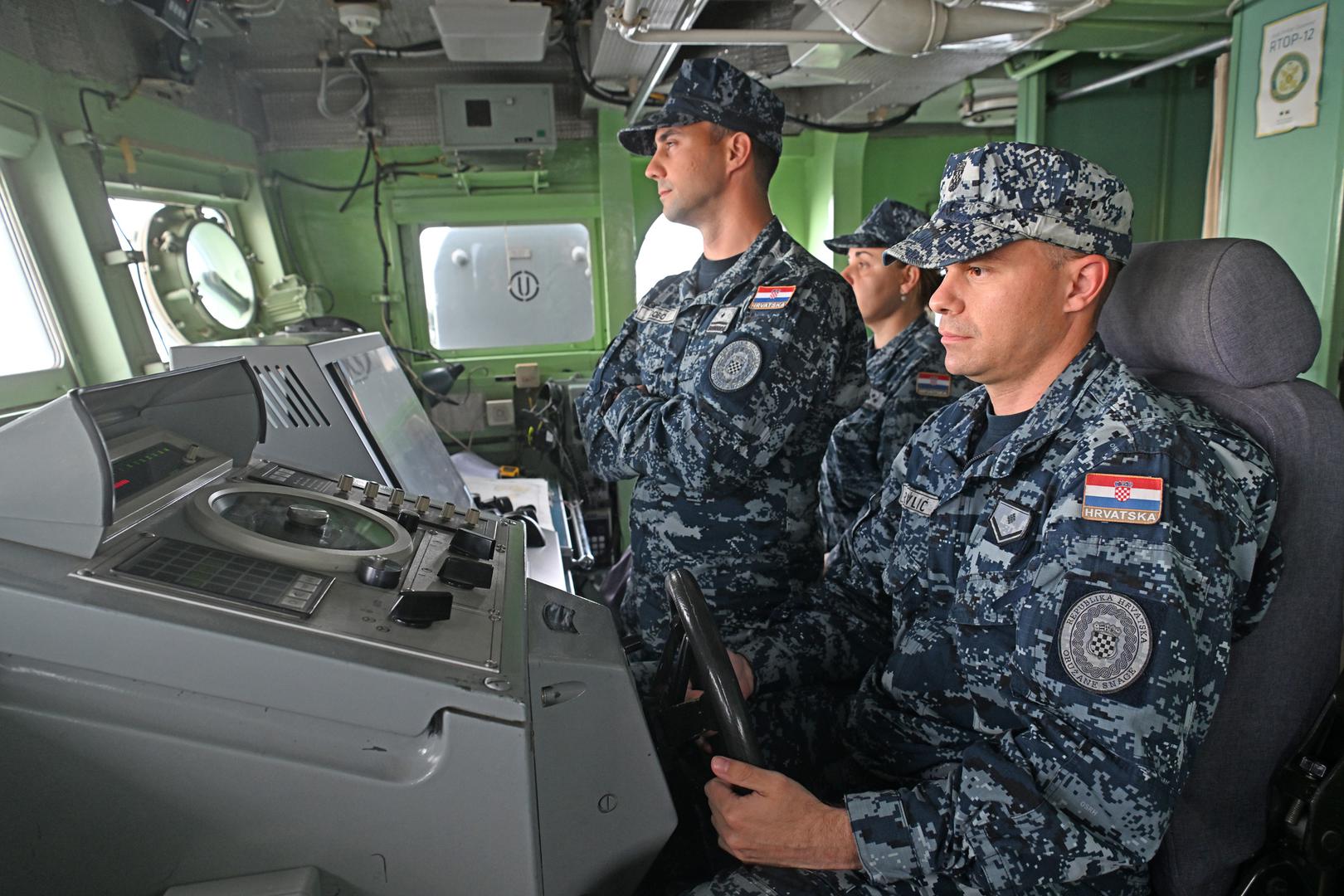 Manji dio vježbi proveden je na vojnom poligonu „Josip Markić“ u Kninu. Ciklus vježbi bio je i intergranski, jer su sudjelovale postrojbe i letjelice Hrvatskog ratnog zrakoplovstva te postrojbe Hrvatske kopnene vojske.