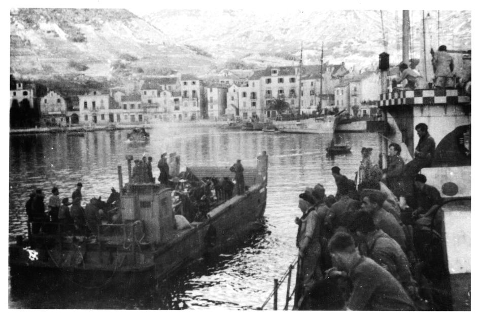 Brodovi mornarice NOVJ i britanske Royal Navy na Visu 